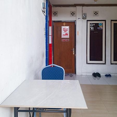 ホテル Malibu Syariah Bogor Redpartner エクステリア 写真