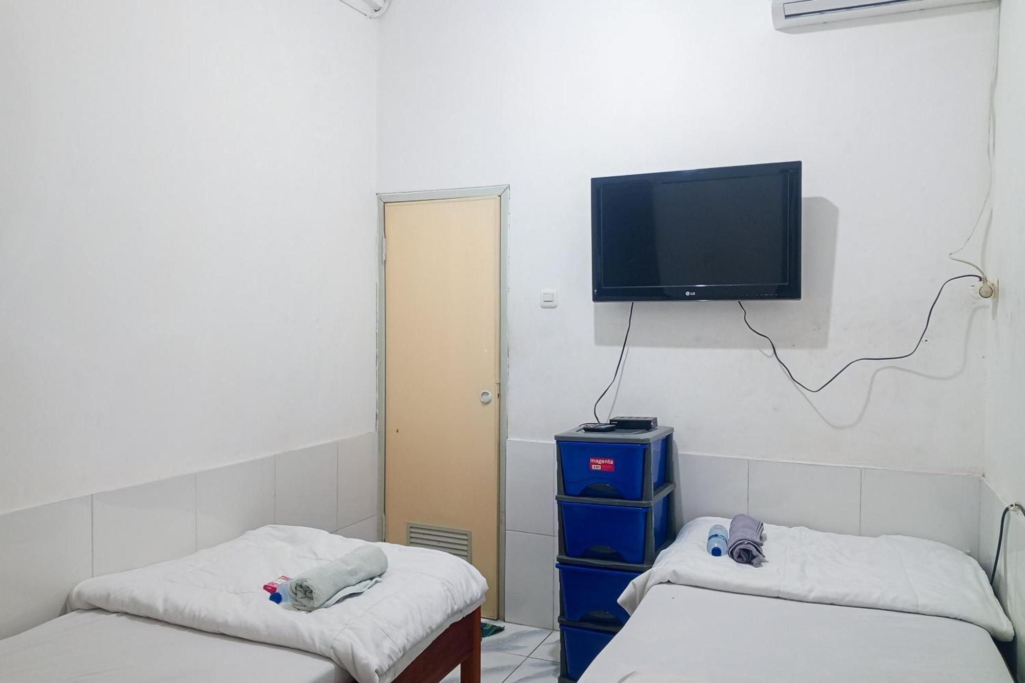 ホテル Malibu Syariah Bogor Redpartner エクステリア 写真