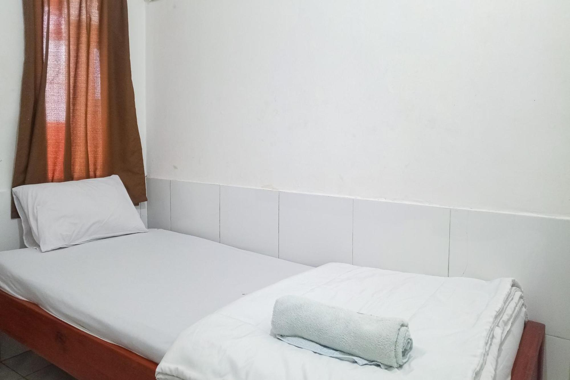 ホテル Malibu Syariah Bogor Redpartner エクステリア 写真