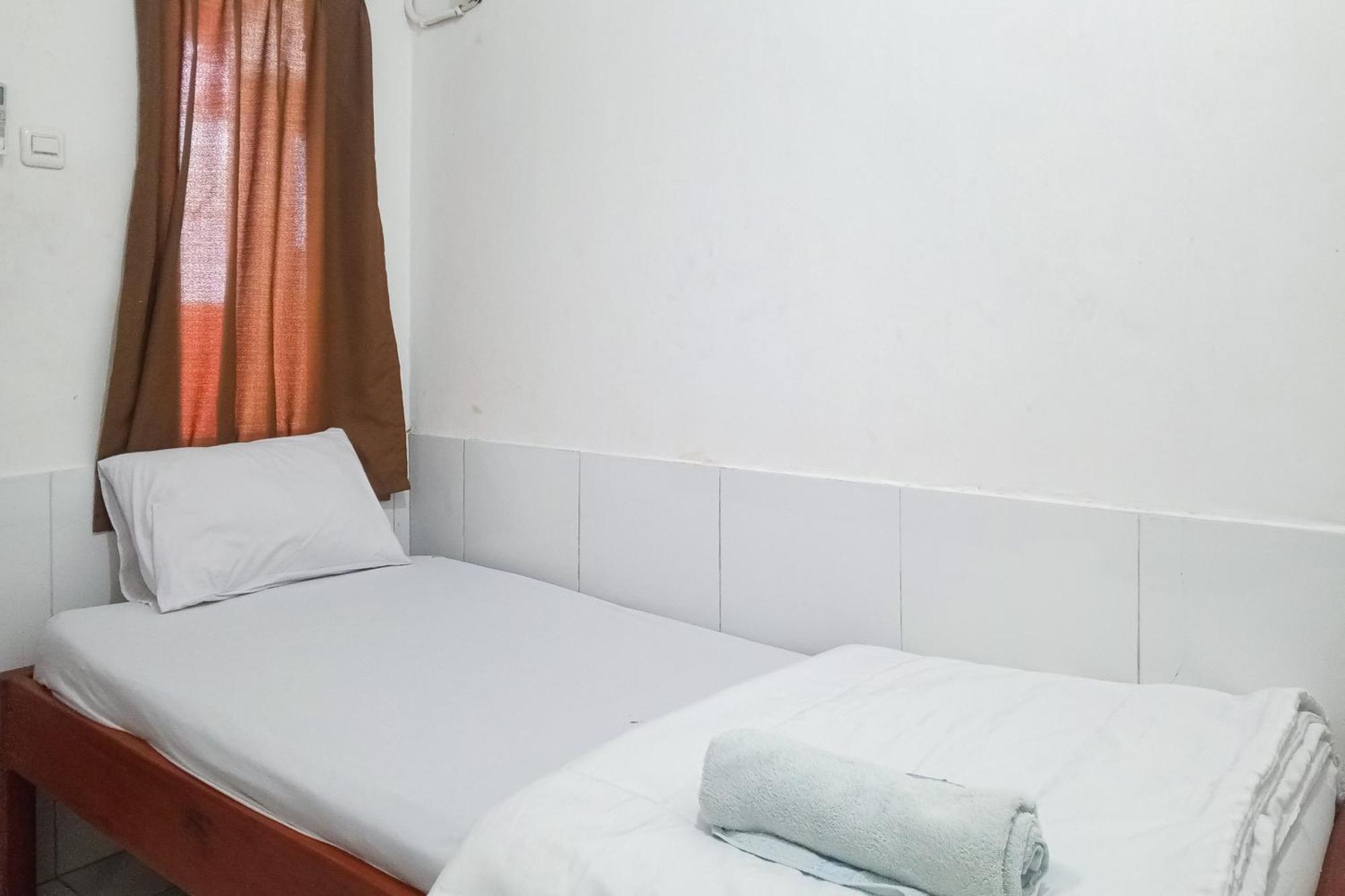 ホテル Malibu Syariah Bogor Redpartner エクステリア 写真