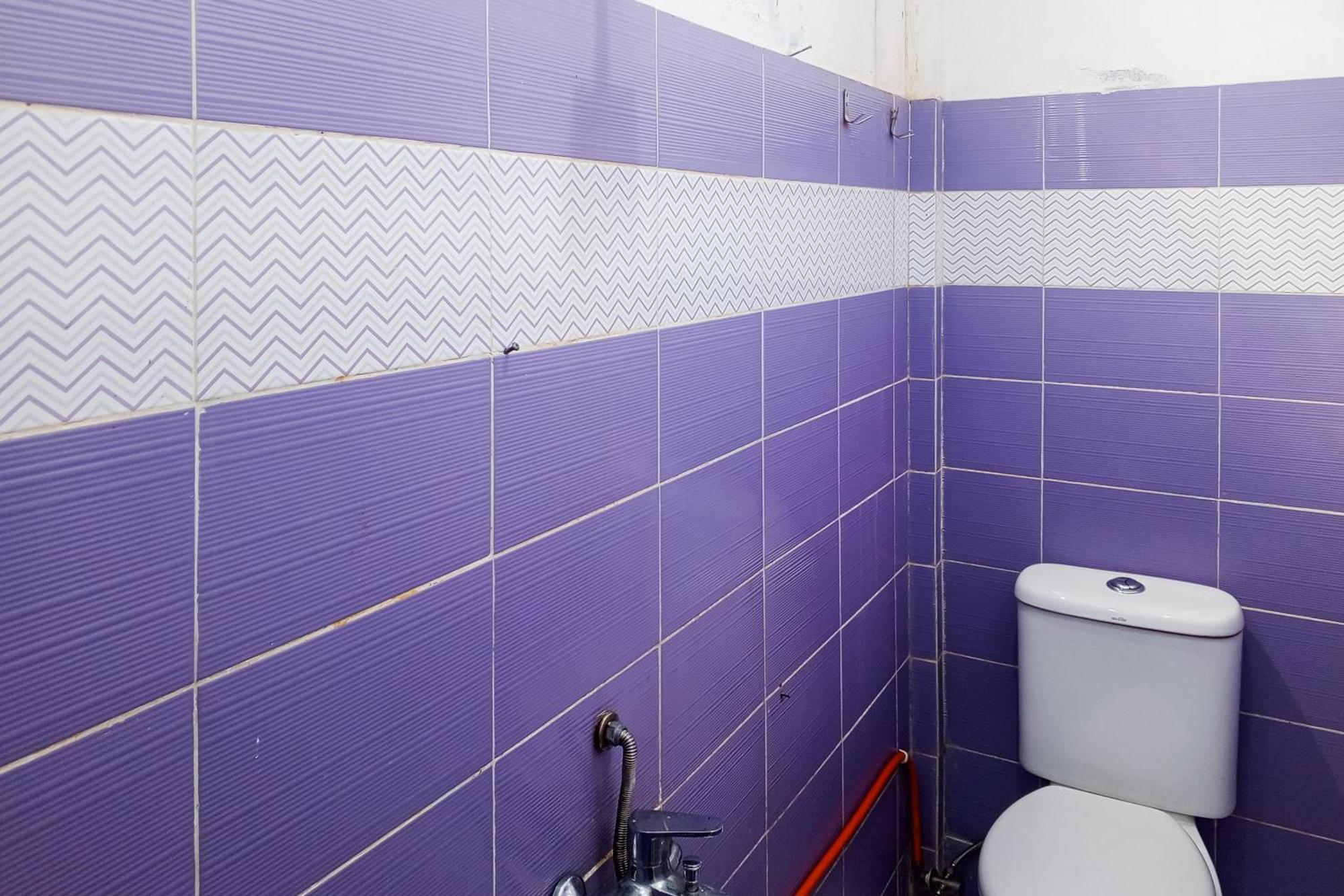 ホテル Malibu Syariah Bogor Redpartner エクステリア 写真
