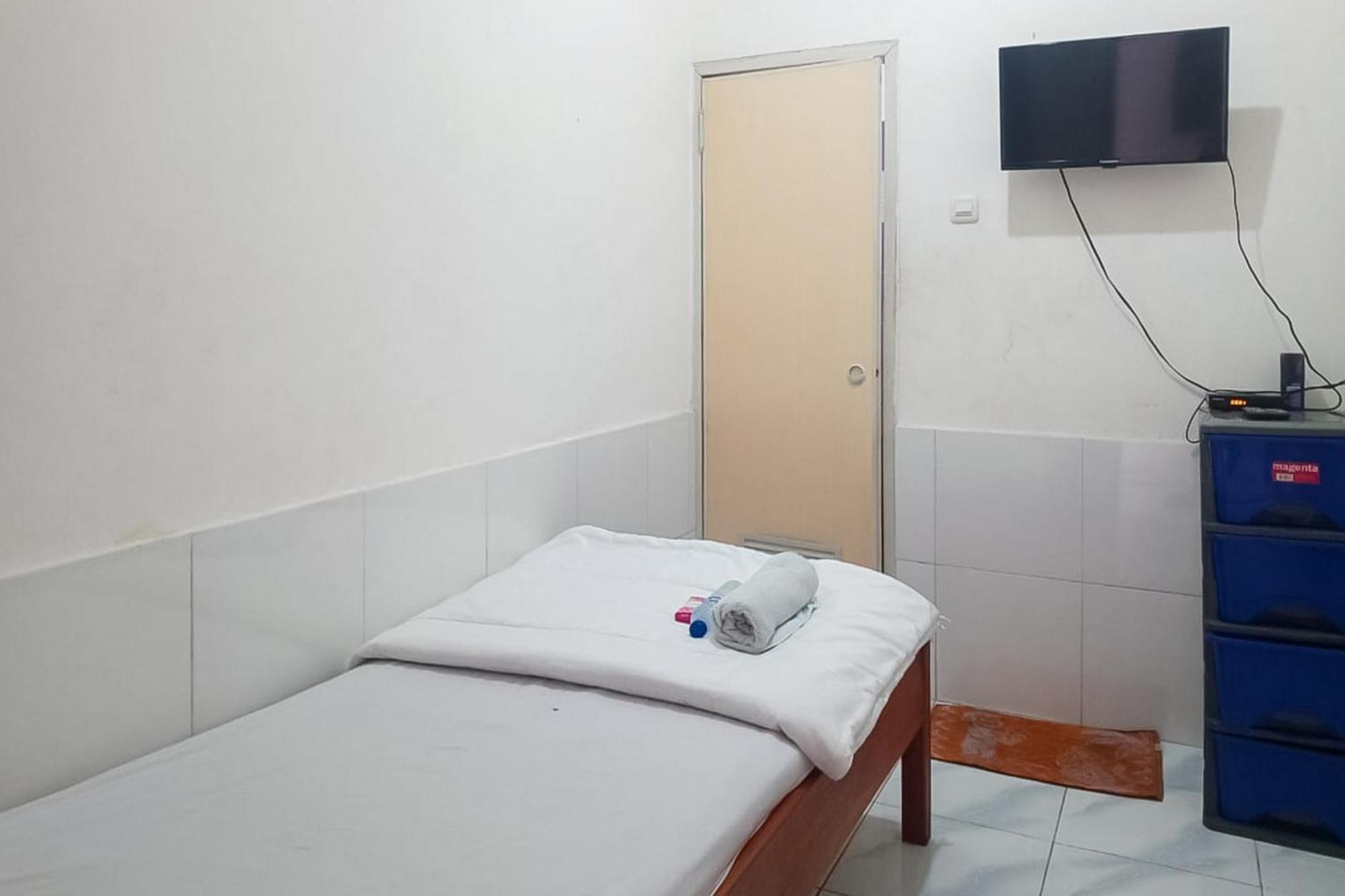 ホテル Malibu Syariah Bogor Redpartner エクステリア 写真