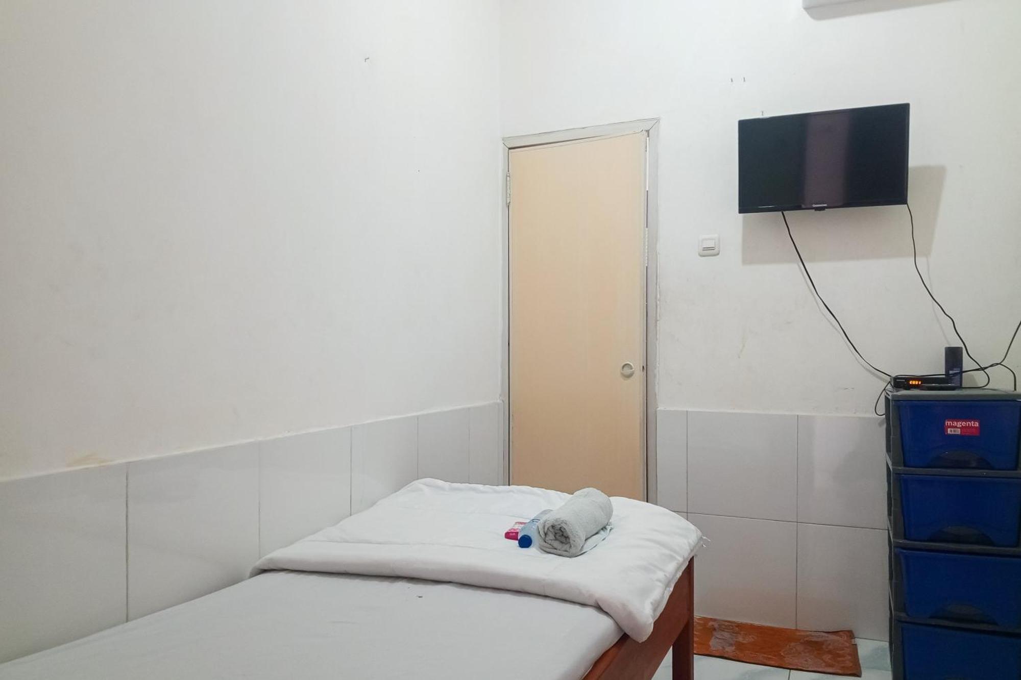 ホテル Malibu Syariah Bogor Redpartner エクステリア 写真