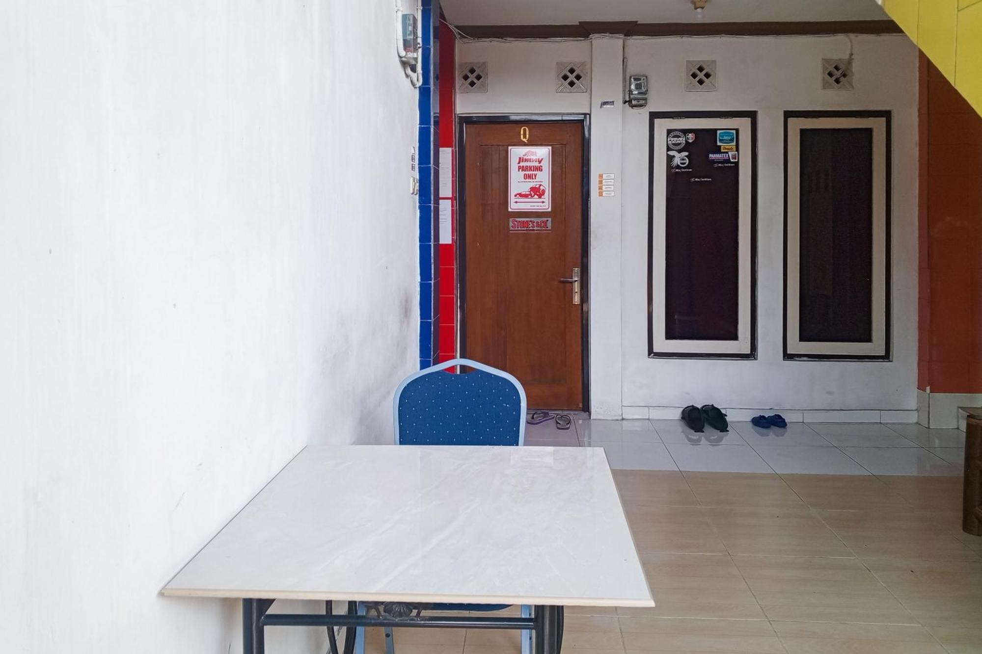ホテル Malibu Syariah Bogor Redpartner エクステリア 写真