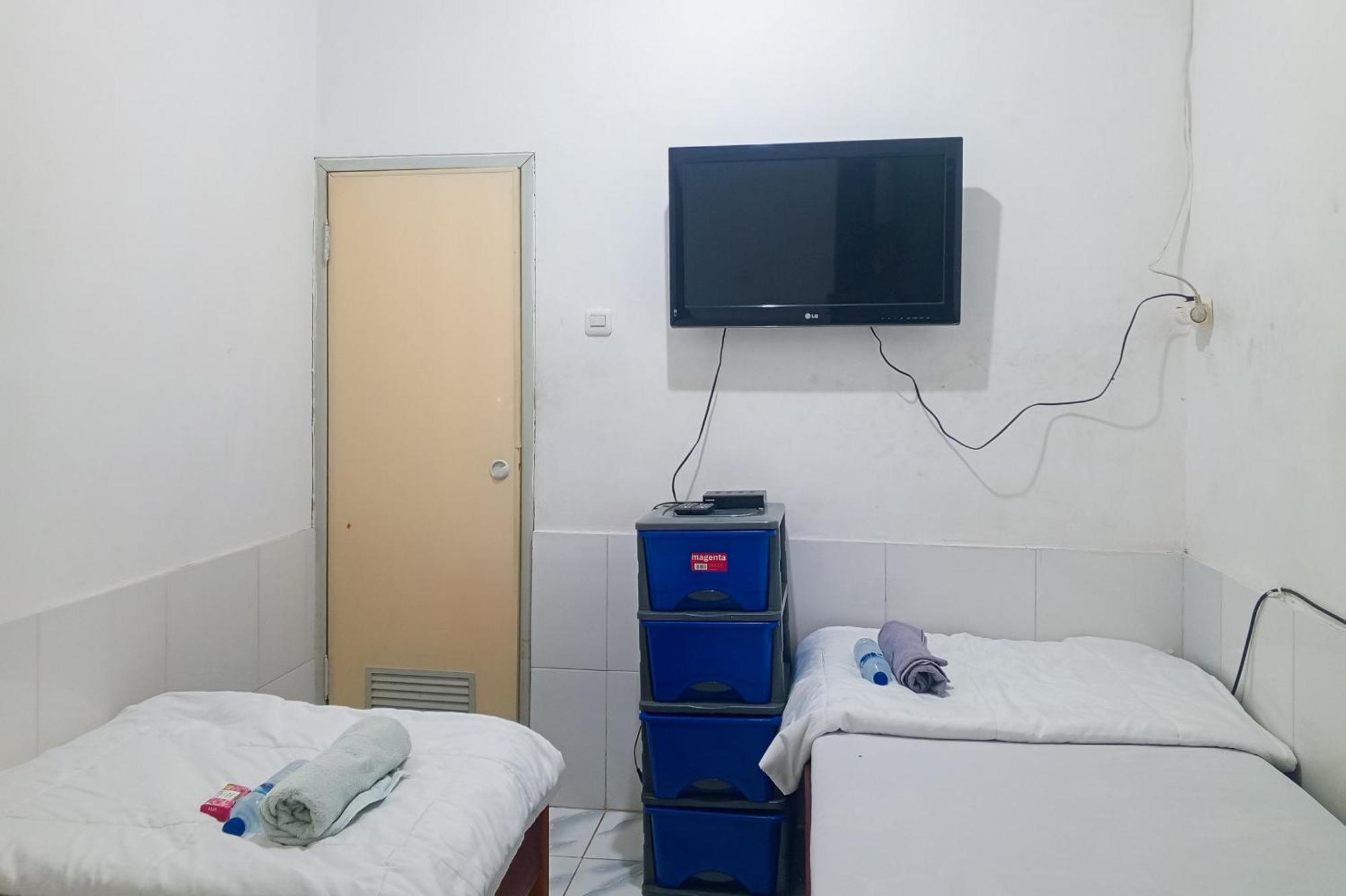 ホテル Malibu Syariah Bogor Redpartner エクステリア 写真